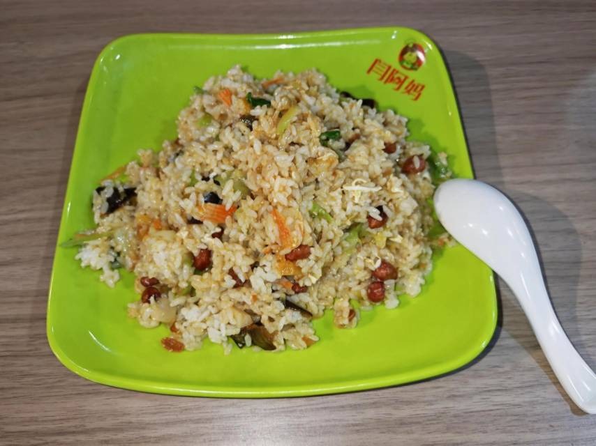 招牌蟹黄拌饭